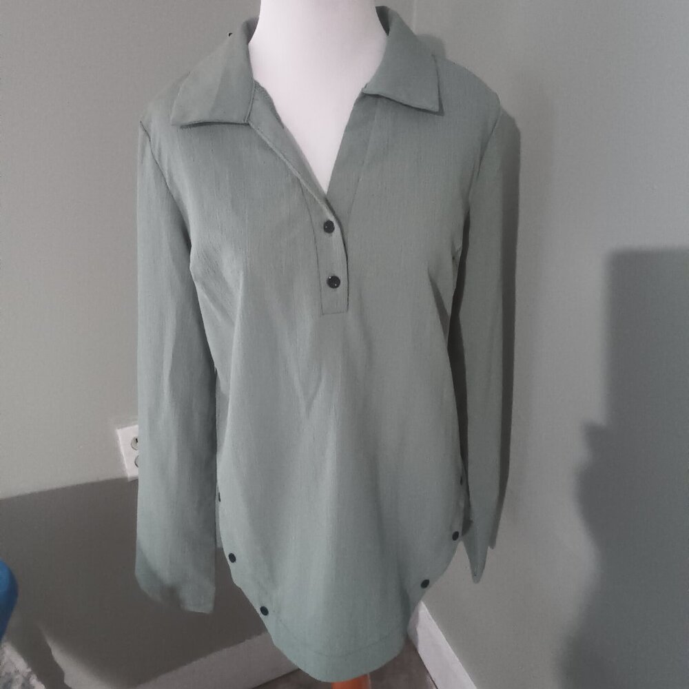 NWT Flamingals tunic top with button accents  long sleeve S Small